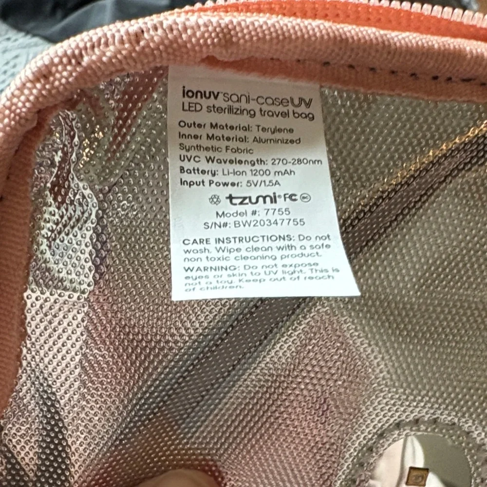 Ionuv Pink Travel Bag
